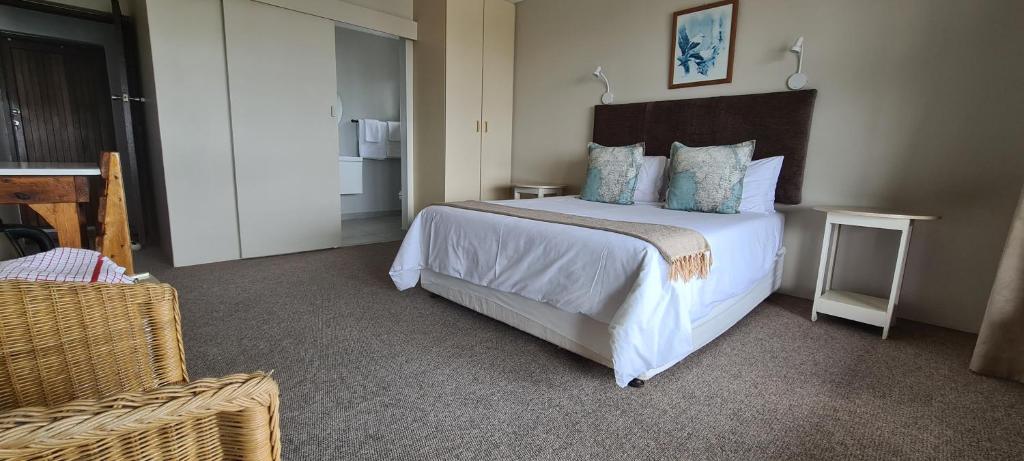 Deluxe sea-view room at Greystone Guesthouse